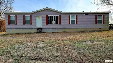 400 S Maple St, Ina, IL 62846 photo 3