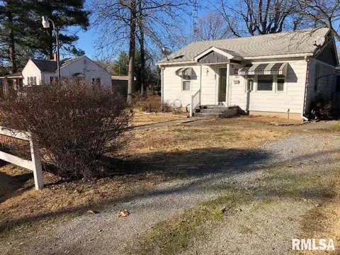 722 E 12th St, Centralia, IL 62801 photo 2
