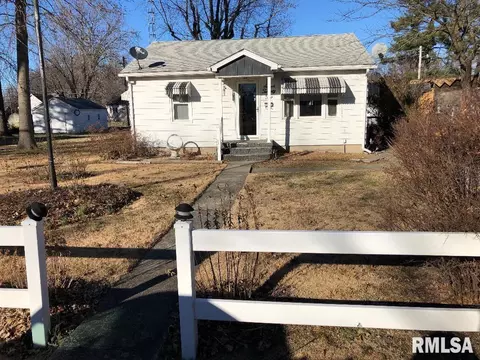 722 E 12th St, Centralia, IL 62801 photo 1