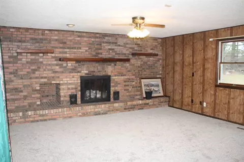 540 W Bryan St, Salem, IL 62881 photo 3