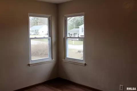 540 W Bryan St, Salem, IL 62881 photo 11
