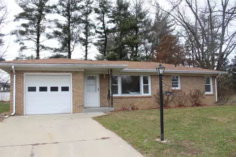 540 W Bryan St, Salem, IL 62881 photo 22