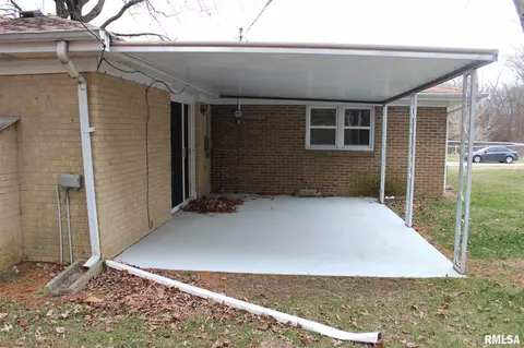 540 W Bryan St, Salem, IL 62881 photo 21