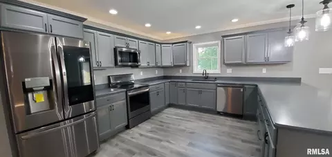 1009 Trolley St, Eldorado, IL 62930 photo 14
