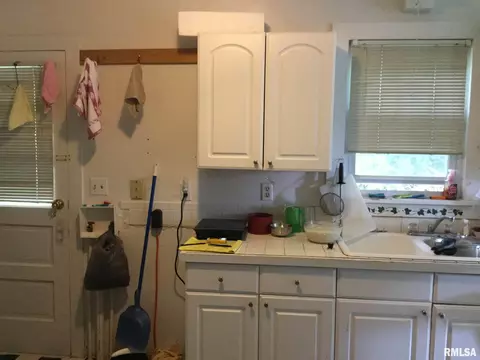 102 East Ave, Anna, IL 62906 photo 8