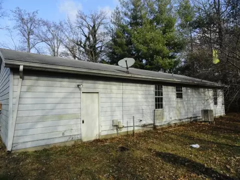 18 Edgebrook Ln, Centralia, IL 62801 photo 5