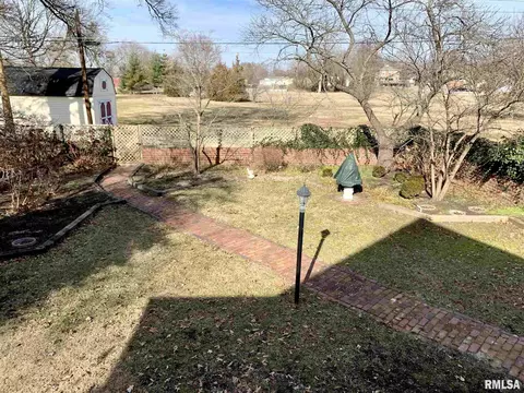 536 E Thorn St, Marion, IL 62959 photo 15