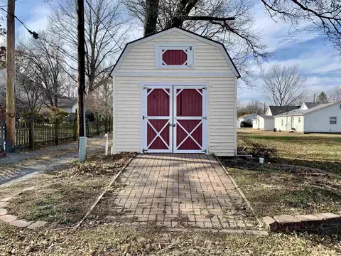 536 E Thorn St, Marion, IL 62959 photo 5