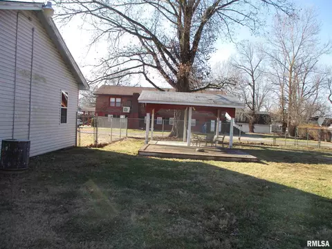 202 Mill St, Benton, IL 62812 photo 19