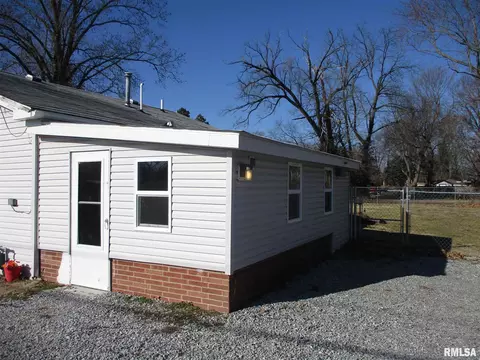 202 Mill St, Benton, IL 62812 photo 22