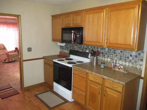 202 Mill St, Benton, IL 62812 photo 7