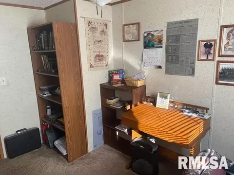209 S Studell St, Benton, IL 62812 photo 7