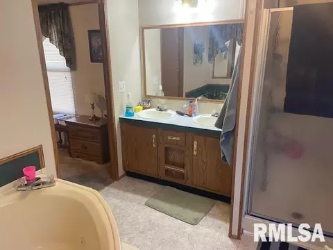209 S Studell St, Benton, IL 62812 photo 14