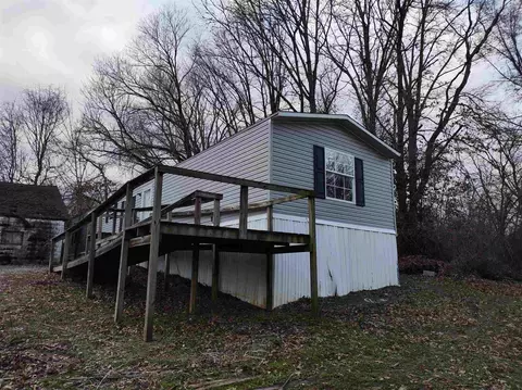 702 N Summit St, Carmi, IL 62821 photo 7