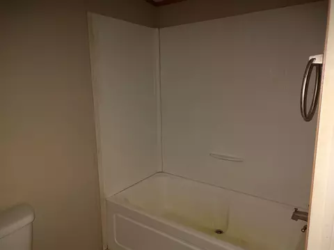 702 N Summit St, Carmi, IL 62821 photo 12