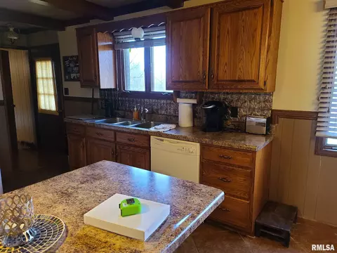 2508 1st St, Eldorado, IL 62930 photo 6