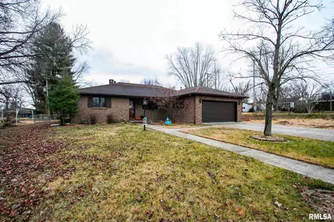 1107 Kathy St, Carmi, IL 62821 photo 2