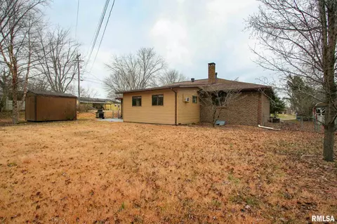 1107 Kathy St, Carmi, IL 62821 photo 3
