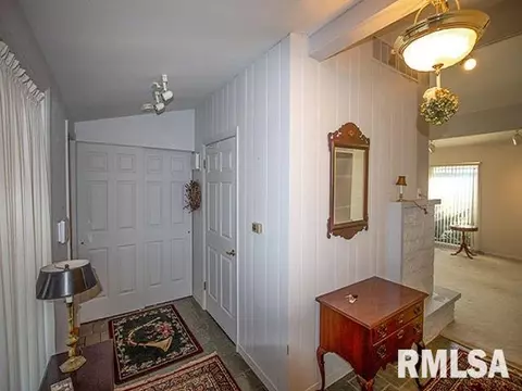 1024 E Calumet St, Centralia, IL 62801 photo 3