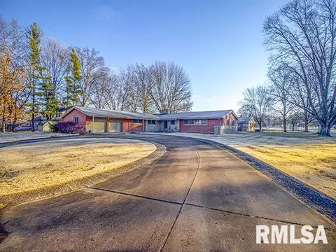 1024 E Calumet St, Centralia, IL 62801 photo 1