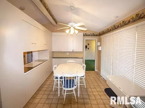 1024 E Calumet St, Centralia, IL 62801 photo 10
