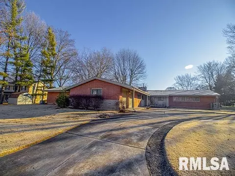 1024 E Calumet St, Centralia, IL 62801 photo 2
