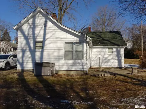 1121 Benton St, Eldorado, IL 62930 photo 11