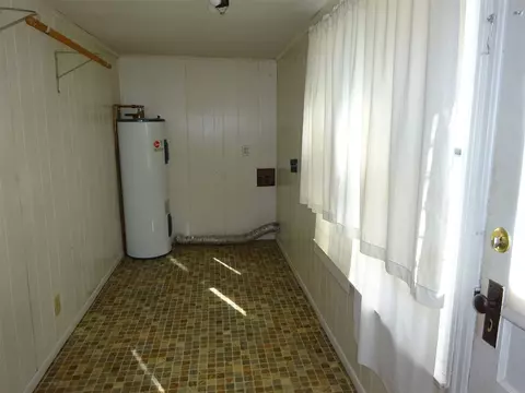 1121 Benton St, Eldorado, IL 62930 photo 7