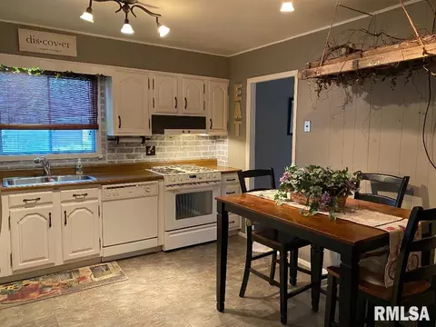 1335 S Pine St, Centralia, IL 62801 photo 6