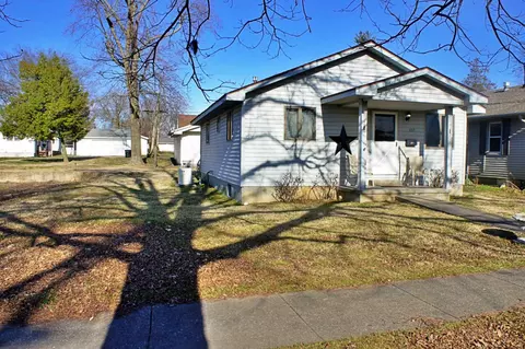 107 E 8th St, Metropolis, IL 62960 photo 2