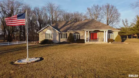 718 Moonglow Rd, Walnut Hill, IL 62893 photo 1