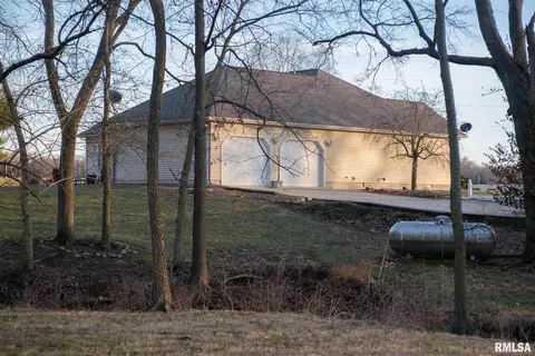 718 Moonglow Rd, Walnut Hill, IL 62893 photo 15