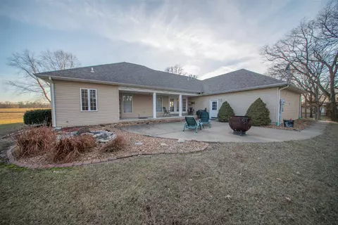 718 Moonglow Rd, Walnut Hill, IL 62893 photo 18