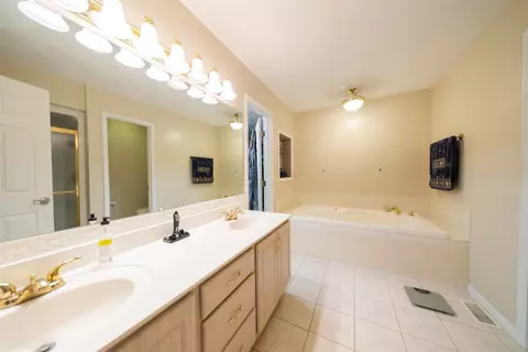 718 Moonglow Rd, Walnut Hill, IL 62893 photo 41