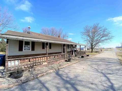 2309 N State Rd, Flora, IL 62839 photo 3