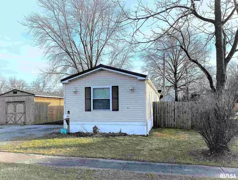 415 W 4th St, Flora, IL 62839 photo 1