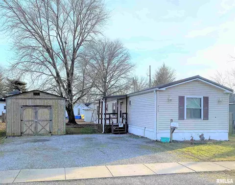 415 W 4th St, Flora, IL 62839 photo 2