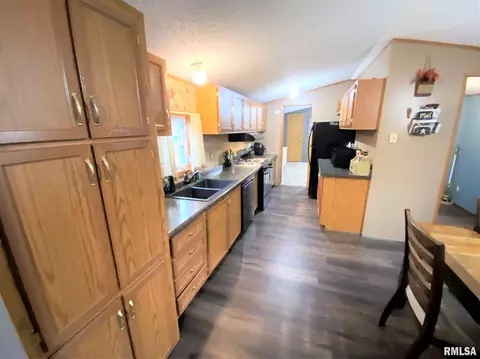 415 W 4th St, Flora, IL 62839 photo 14