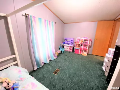 415 W 4th St, Flora, IL 62839 photo 32