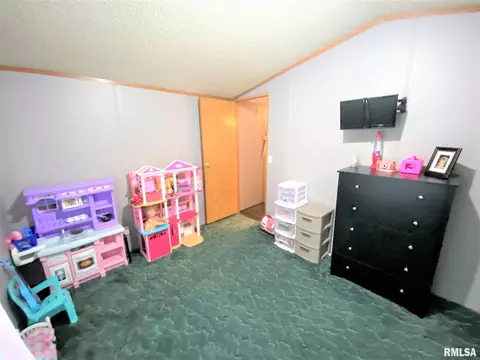 415 W 4th St, Flora, IL 62839 photo 33