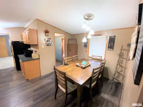 415 W 4th St, Flora, IL 62839 photo 13