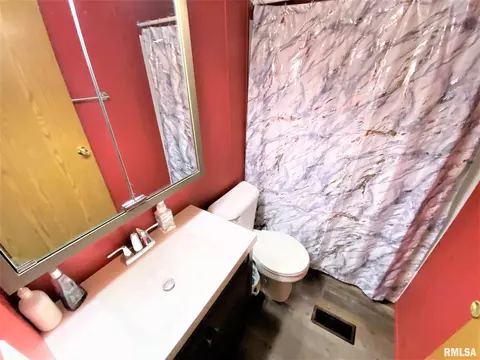 415 W 4th St, Flora, IL 62839 photo 34