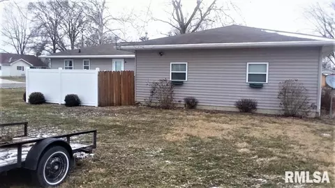 201 E 3rd St, Hoffman, IL 62250 photo 33