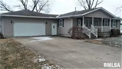 201 E 3rd St, Hoffman, IL 62250 photo 1