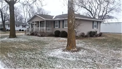 201 E 3rd St, Hoffman, IL 62250 photo 29