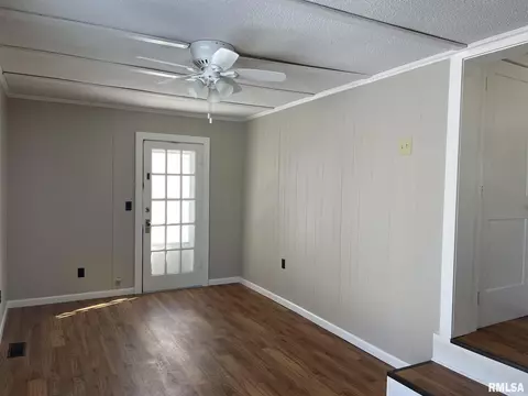 205 Douglas St, Anna, IL 62906 photo 14