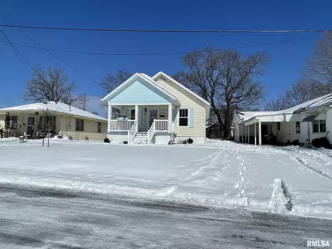 205 Douglas St, Anna, IL 62906 photo 3