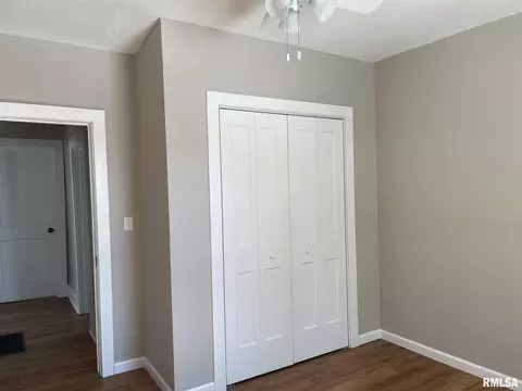 205 Douglas St, Anna, IL 62906 photo 11