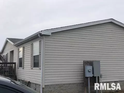 9908 E Webb Rd, Mount Vernon, IL 62864 photo 3