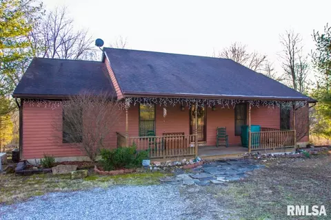327 Ash St, Cobden, IL 62920 photo 2